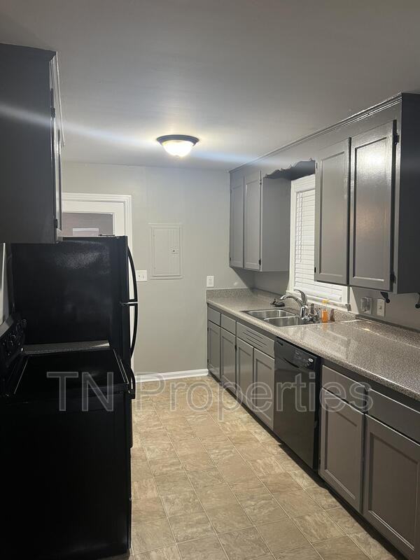 1135 Tuckahoe Dr - Photo 3 of 8