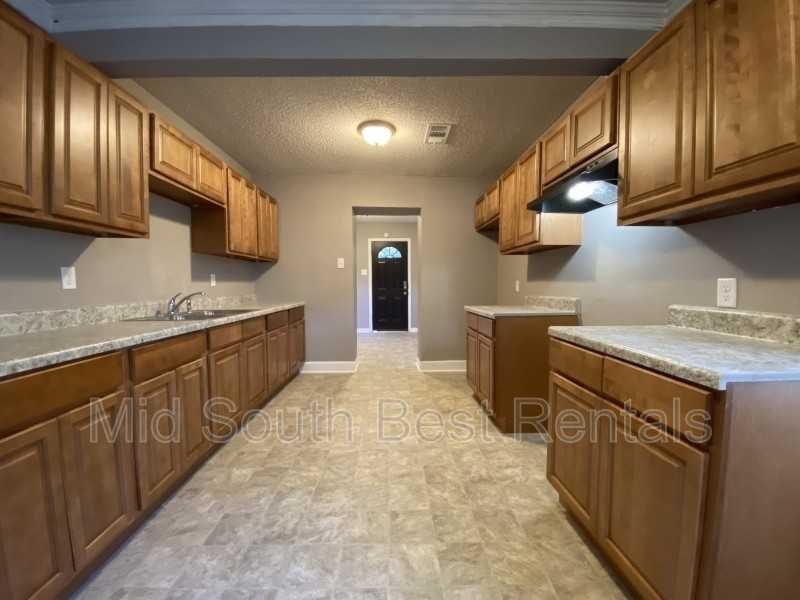 106 E Norwood Ave - Photo 3 of 8