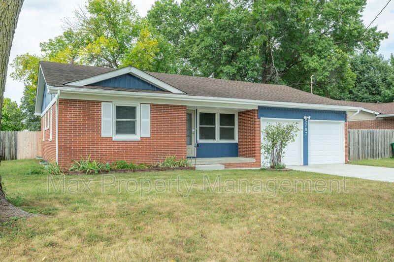 5707 Nw 66th Ave - Photo 2 of 20