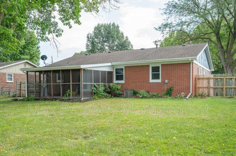 5707 Nw 66th Ave - Photo 5 of 20