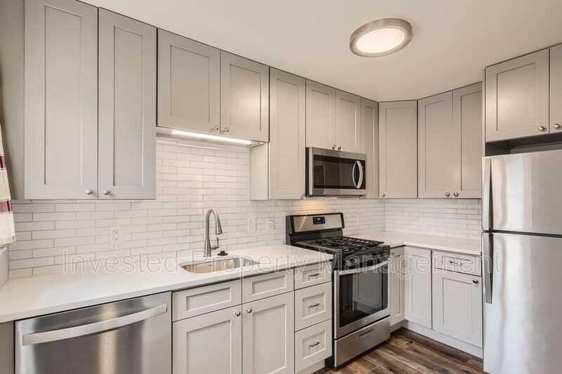 2442 S Corona St - Photo 2 of 11