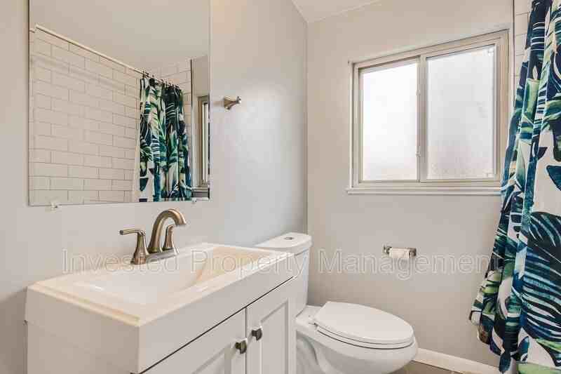 2442 S Corona St - Photo 7 of 11