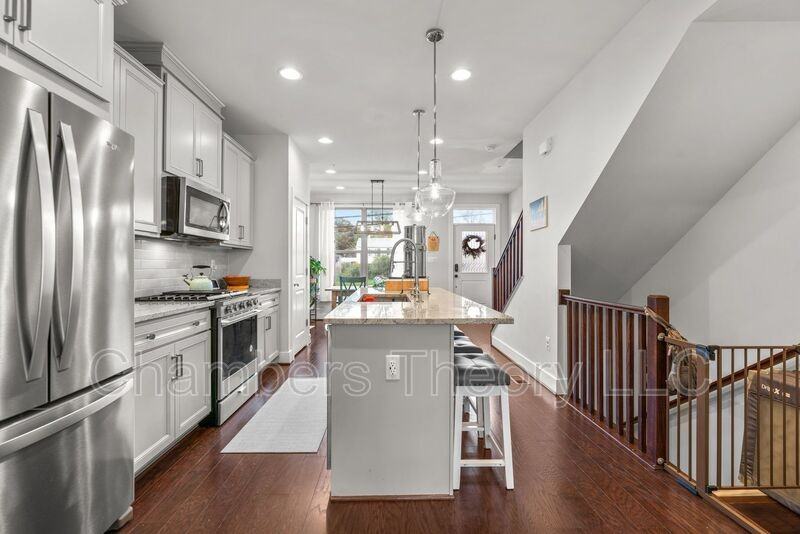 5136 Randolph Rd - Photo 4 of 34