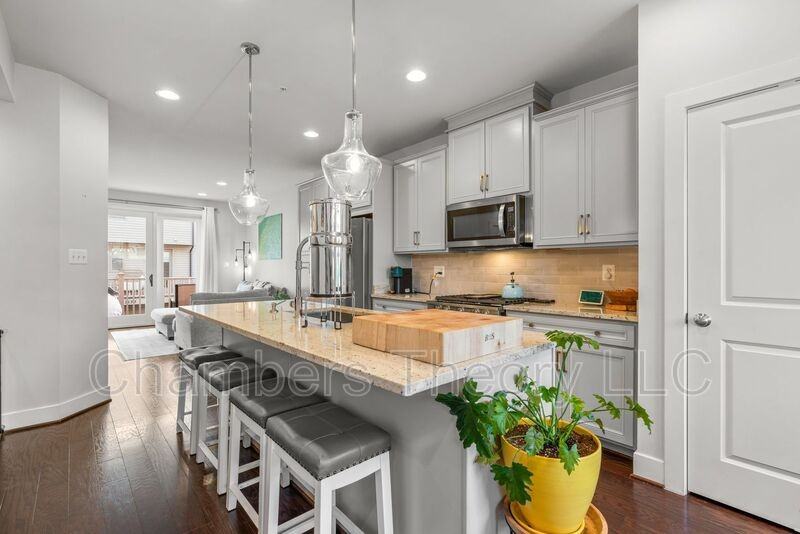 5136 Randolph Rd - Photo 5 of 34