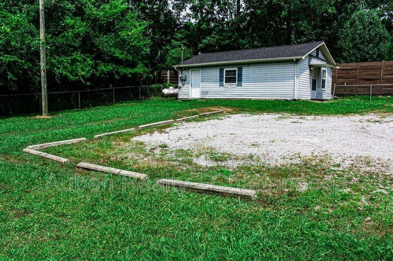 1512 Wilson Rd #A - Photo 3 of 11