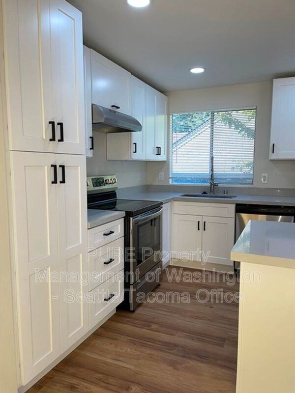 1727 45th Ave Sw - Photo 2 of 28