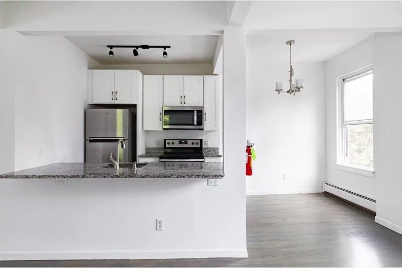 144 Union St - Photo 7 of 10