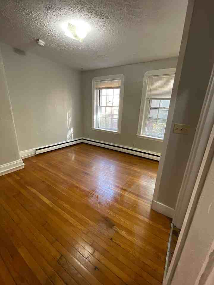 41 Anderson St #2-1 - Photo 4 of 9