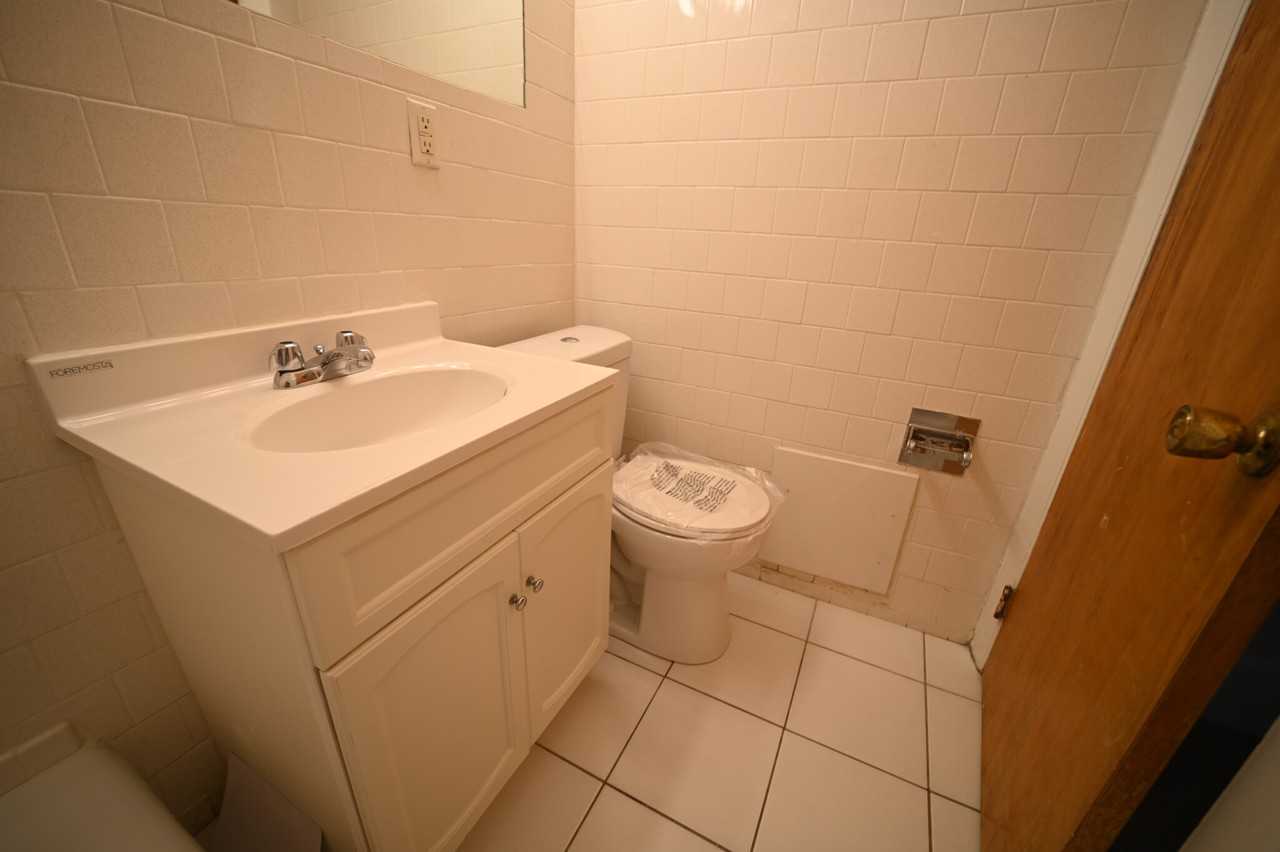 1223 Beacon St #216 - Photo 5 of 6