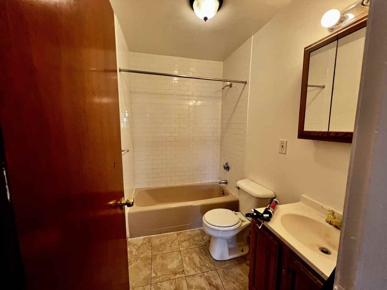 155 Williams St #18 - Photo 6 of 7