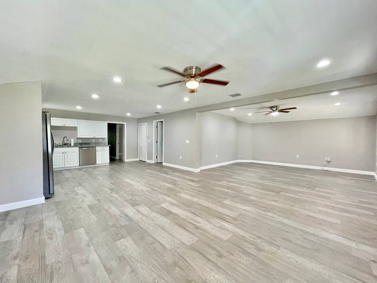 7108 S Mascotte St - Photo 5 of 30