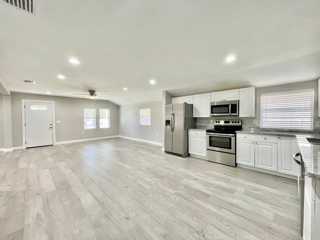 7108 S Mascotte St - Photo 6 of 30