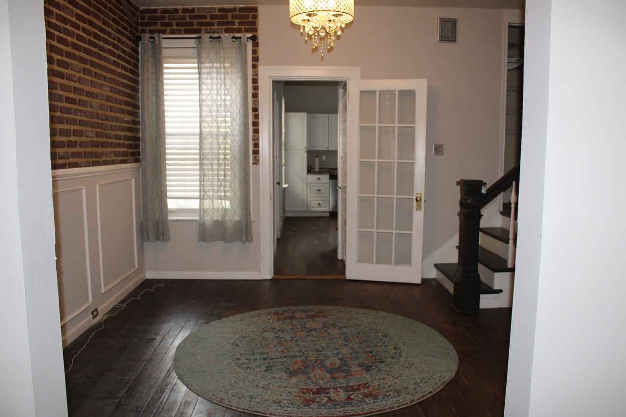 520 Park Ave - Photo 3 of 12