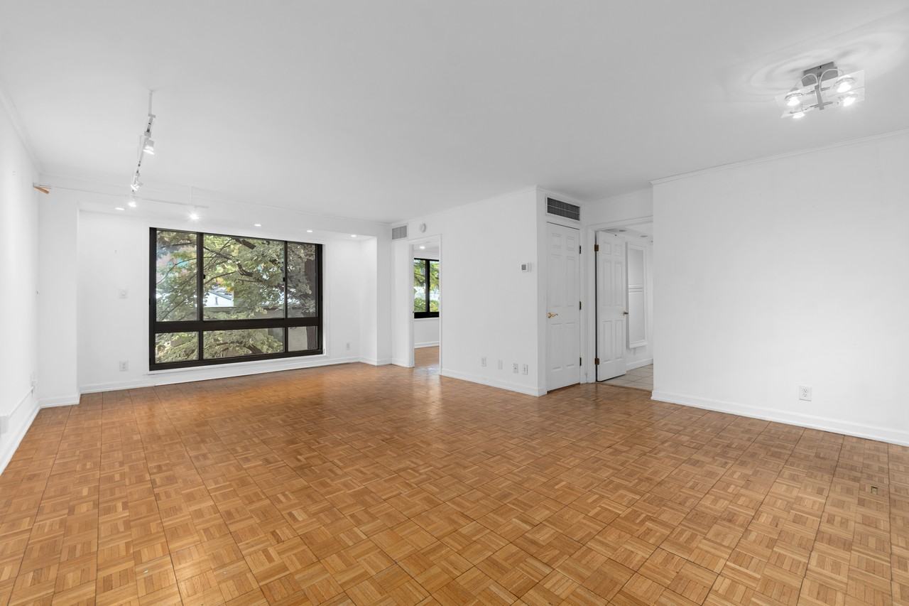 1077 30th St Nw #304 - Photo 2 of 21