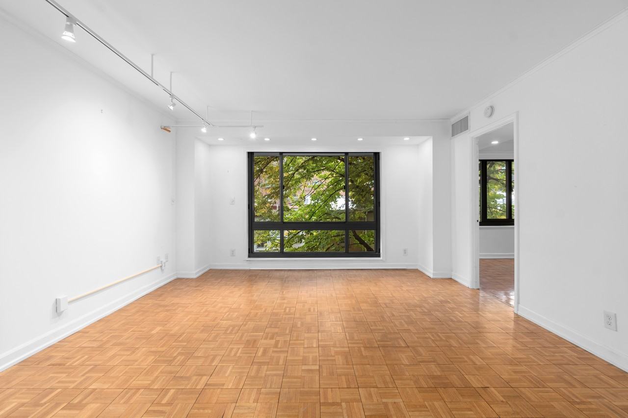 1077 30th St Nw #304 - Photo 3 of 21