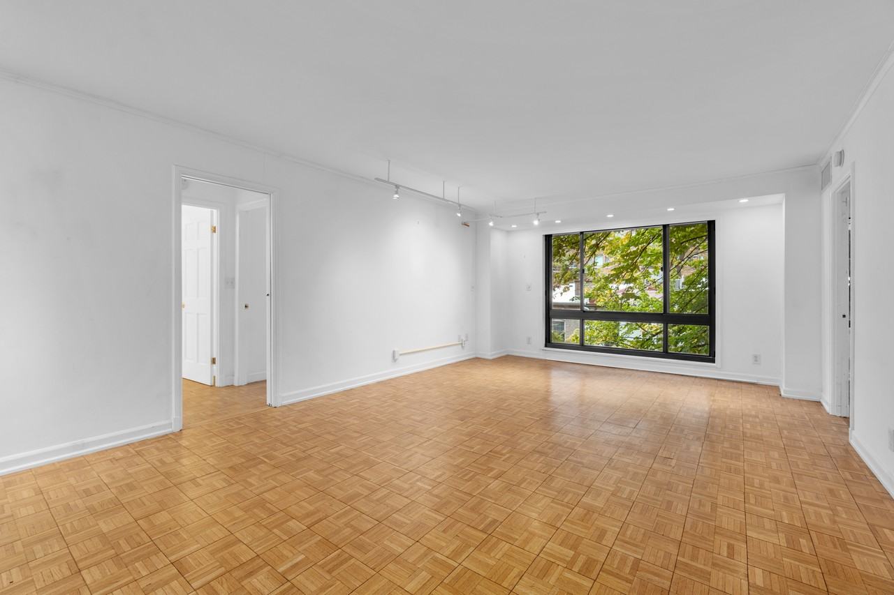 1077 30th St Nw #304 - Photo 4 of 21