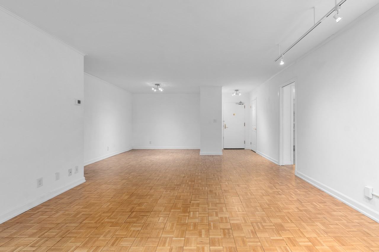 1077 30th St Nw #304 - Photo 5 of 21
