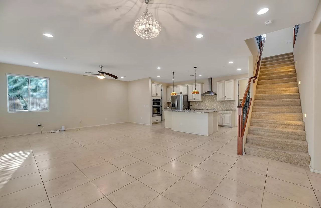 4625 E Beck Ln - Photo 3 of 26