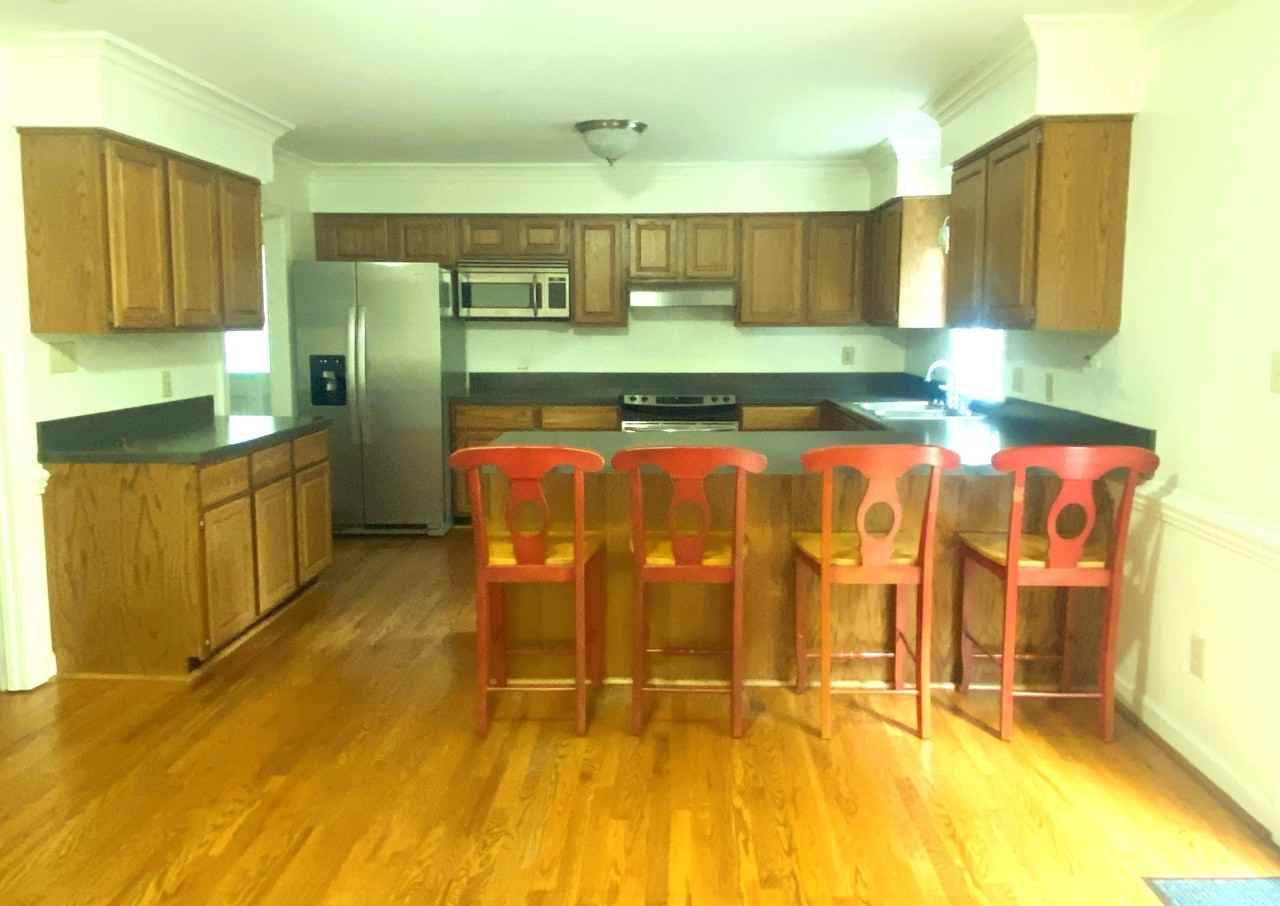 8104 Mourning Dove Rd - Photo 3 of 15