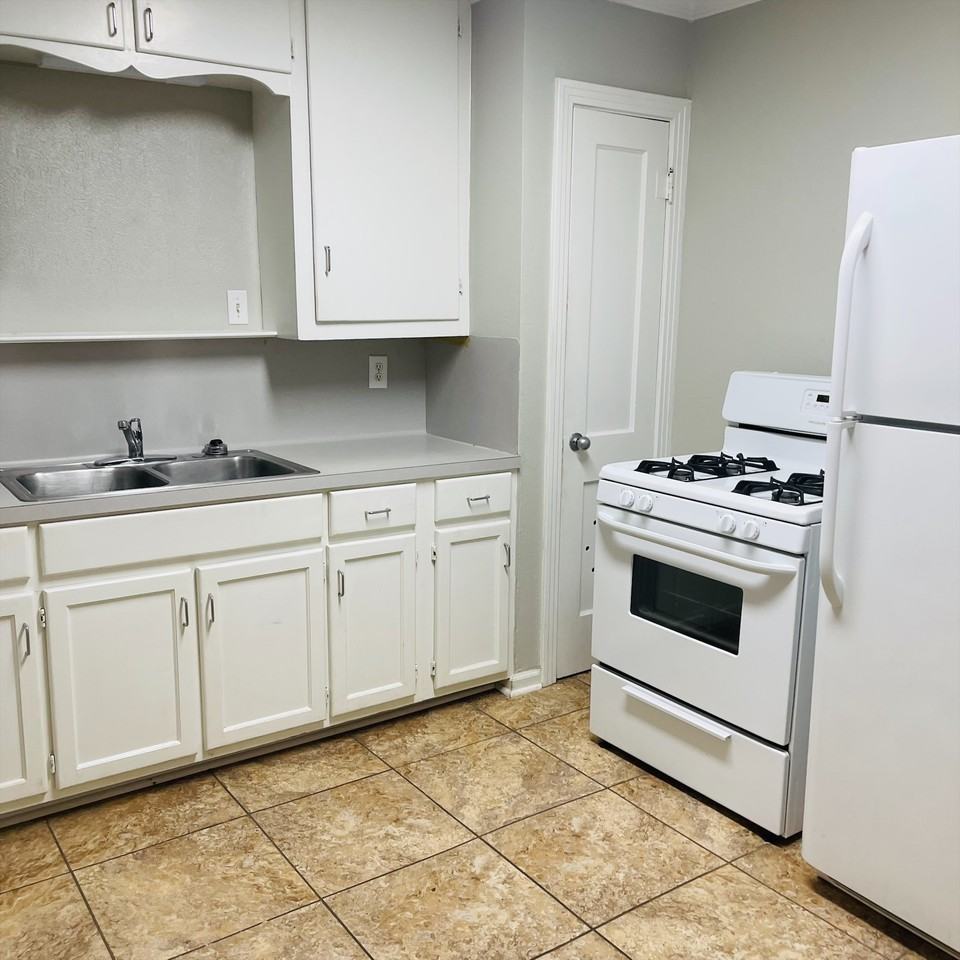 3431 Canal Ave - Photo 2 of 5