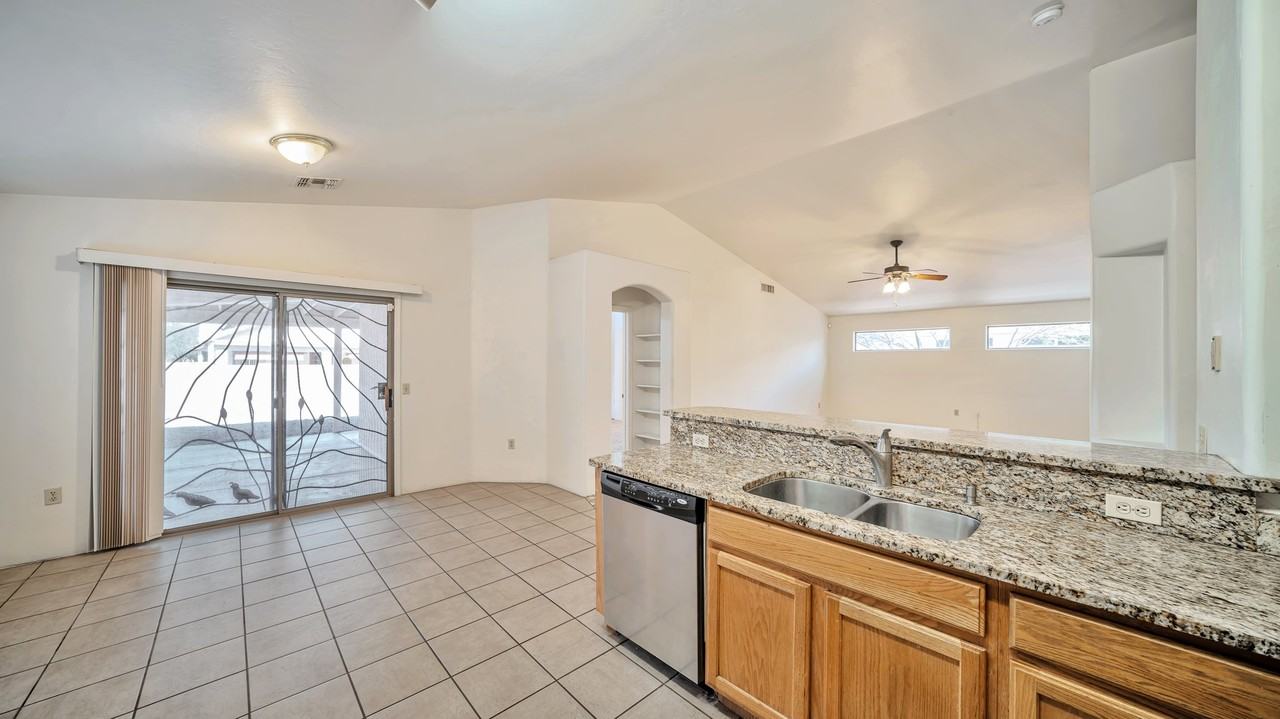 2252 W Silver River Way - Photo 6 of 27