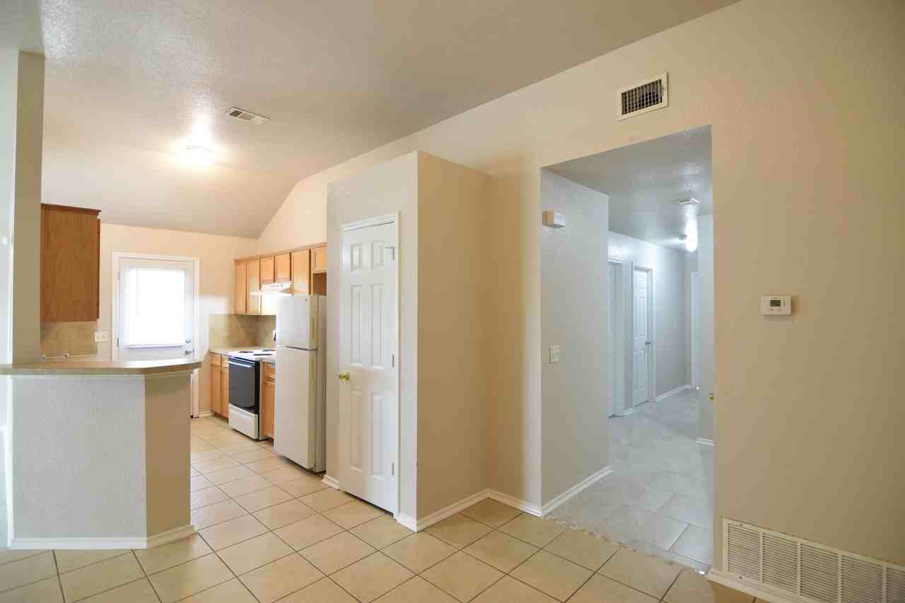 4001 Eula Bea Ct - Photo 4 of 20