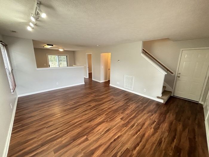 4469 Frost St - Photo 3 of 24