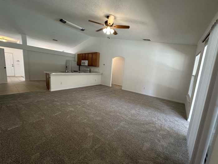 206 Waltham Ct - Photo 2 of 18