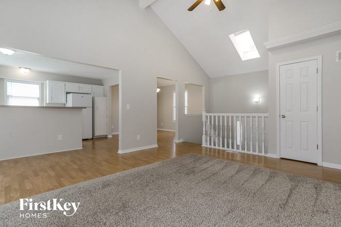 8423 N Carson Ave - Photo 3 of 15