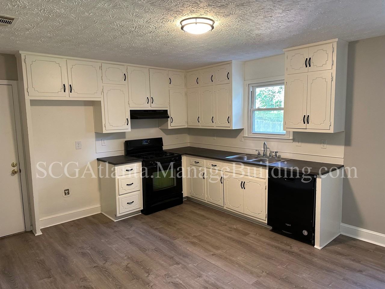 972 Walnut Creek Ln #1 - Photo 2 of 15