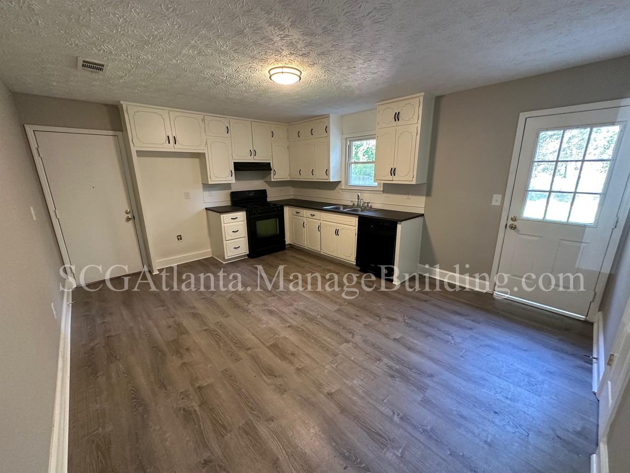 972 Walnut Creek Ln #1 - Photo 4 of 15