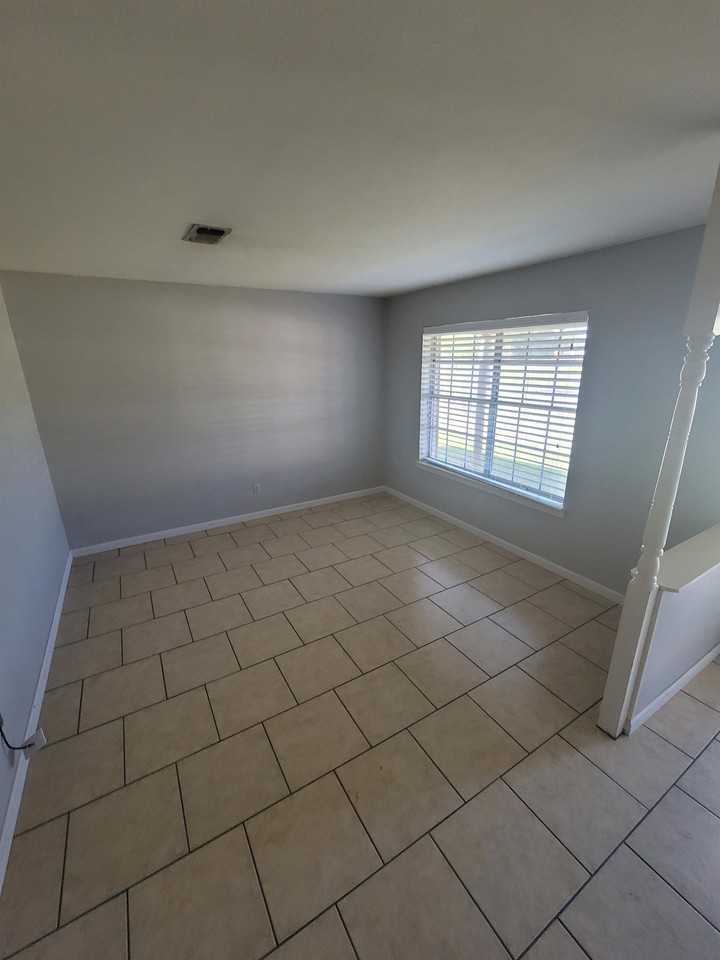 6084 W Roundbunch Rd #1 - Photo 4 of 18