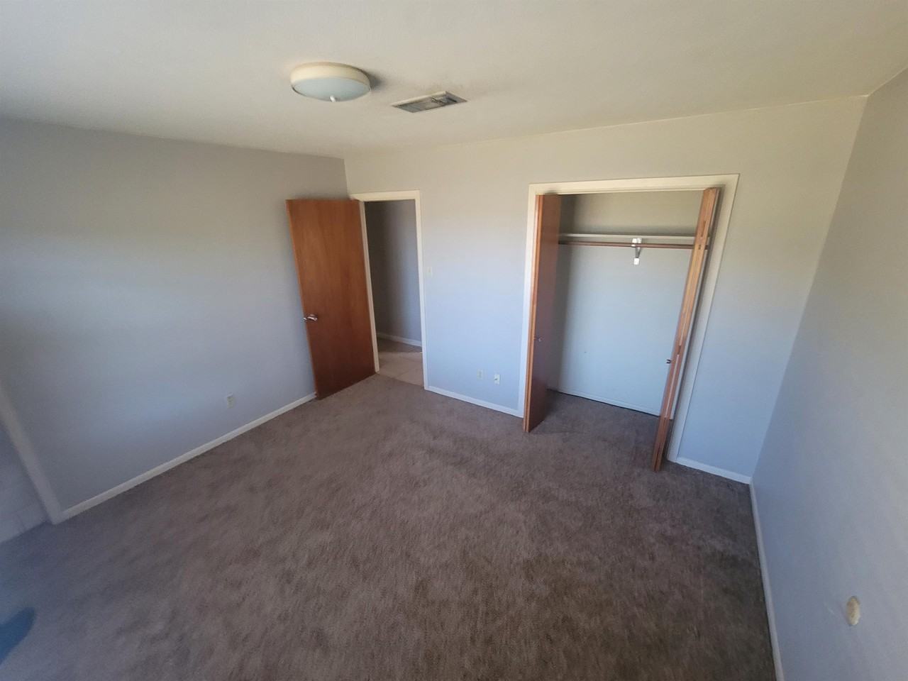 6084 W Roundbunch Rd #1 - Photo 5 of 18