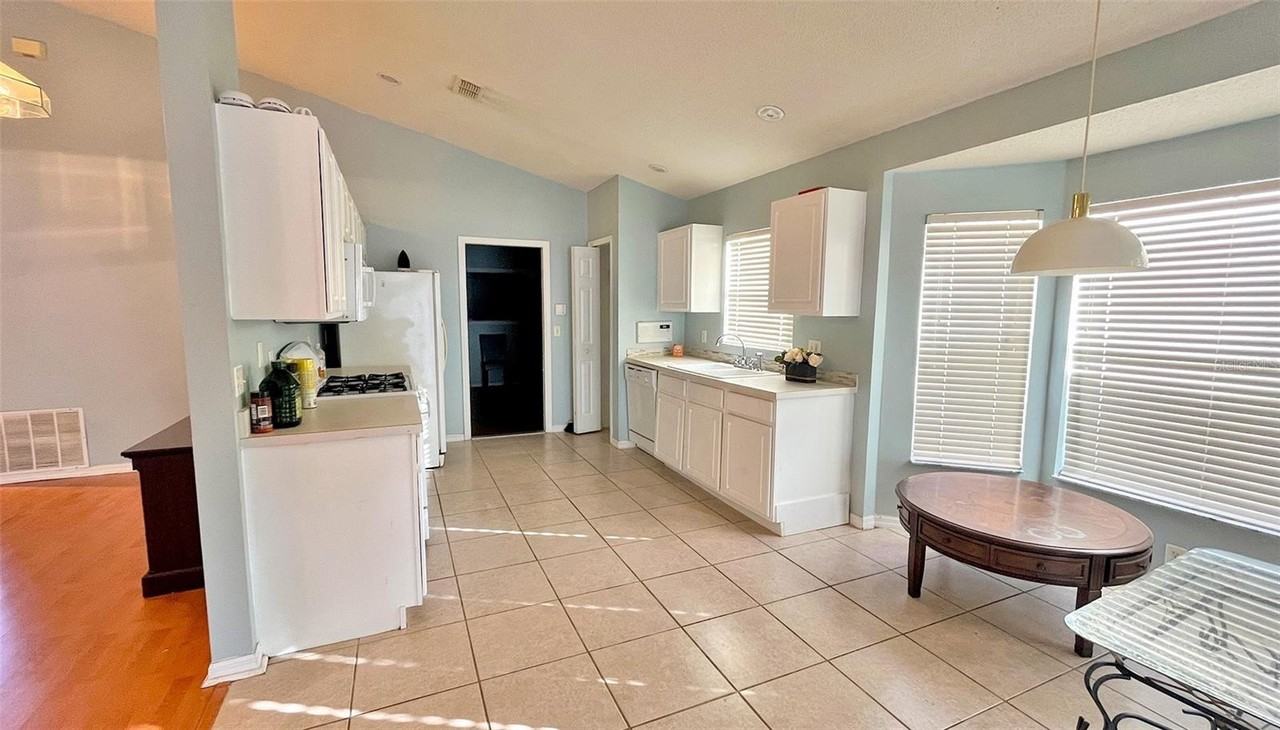 113 Cello St - Photo 4 of 19