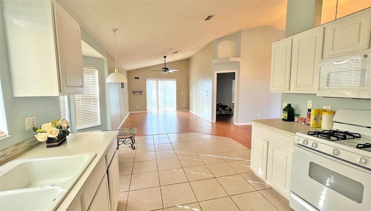 113 Cello St - Photo 5 of 19