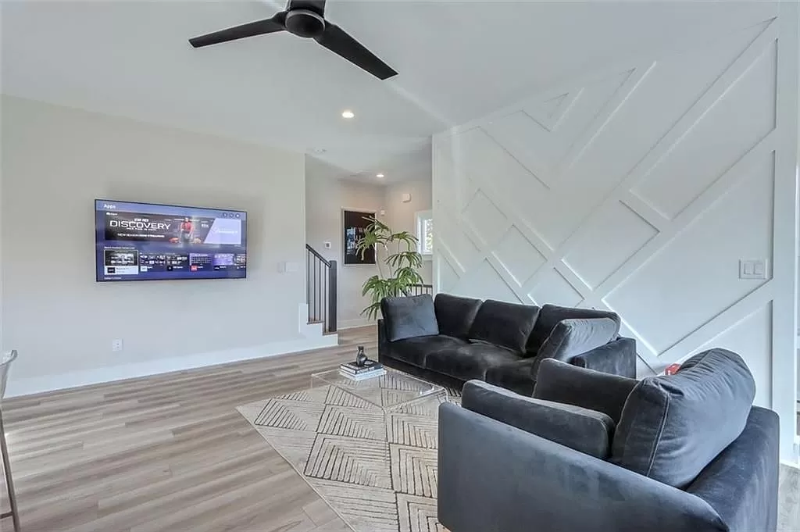 605 King Arnold St - Photo 2 of 8