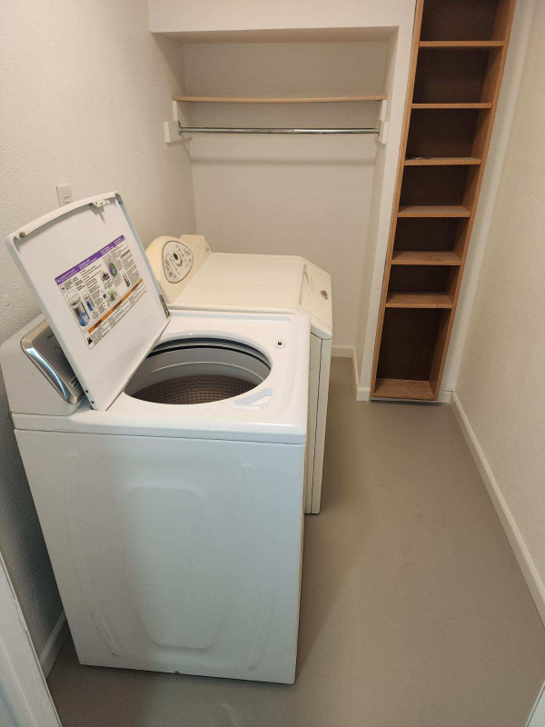 2432 Lexington Village Ln - Photo 2 of 16