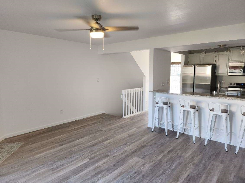 2432 Lexington Village Ln - Photo 4 of 16