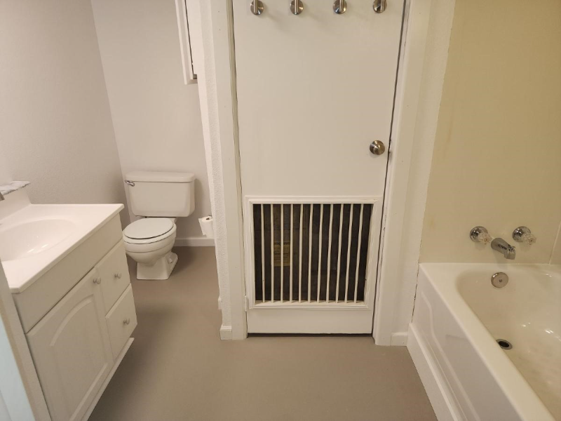 2432 Lexington Village Ln - Photo 7 of 16