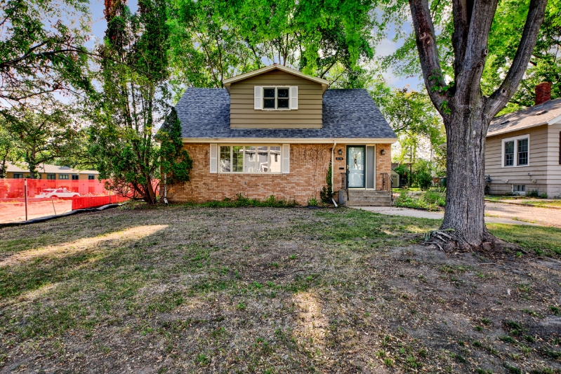 6136 Oaklawn Ave - Photo 2 of 50