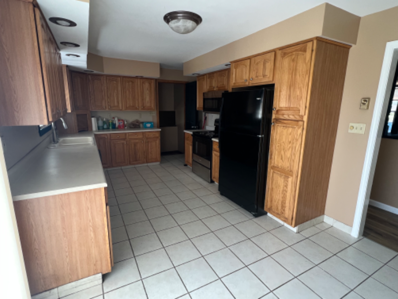 1179 Whites Ferry Rd - Photo 3 of 17