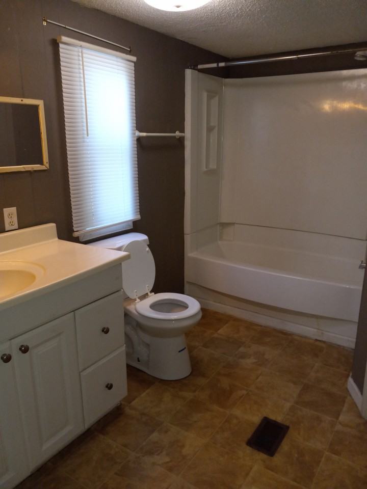 588 Briarcliff Cir #NA - Photo 3 of 4