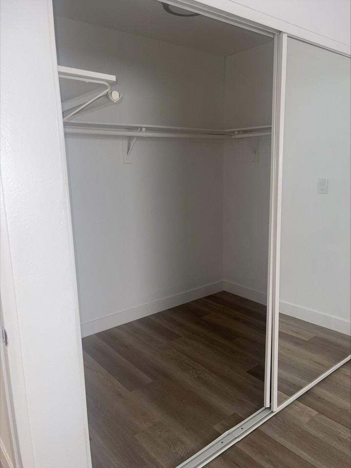 13628 Kornblum Ave. - Photo 3 of 9