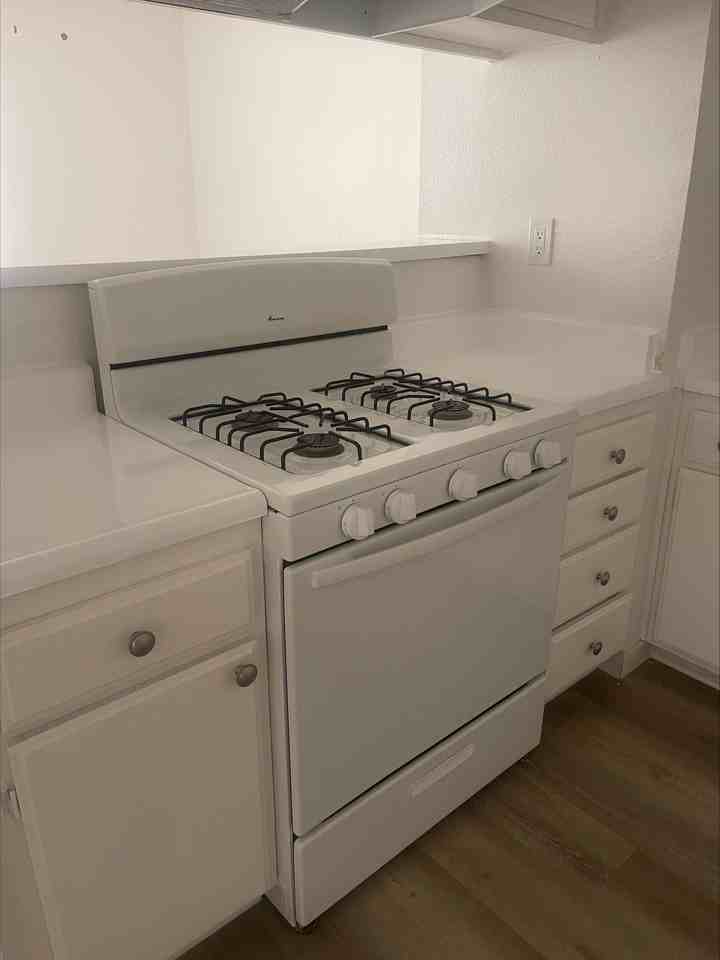 13628 Kornblum Ave. - Photo 4 of 9