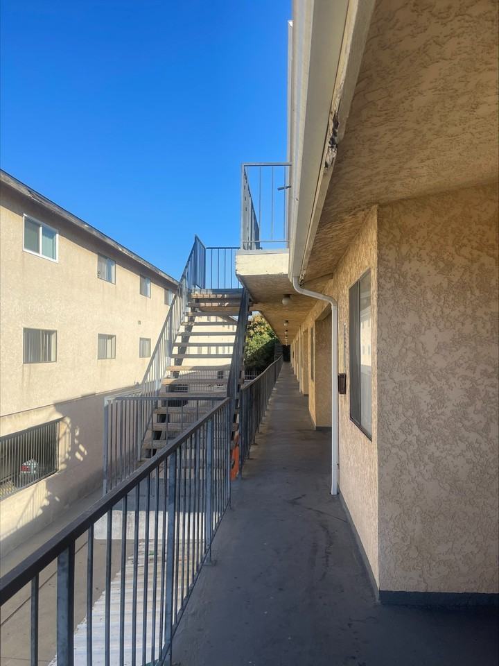 13628 Kornblum Ave. - Photo 6 of 9