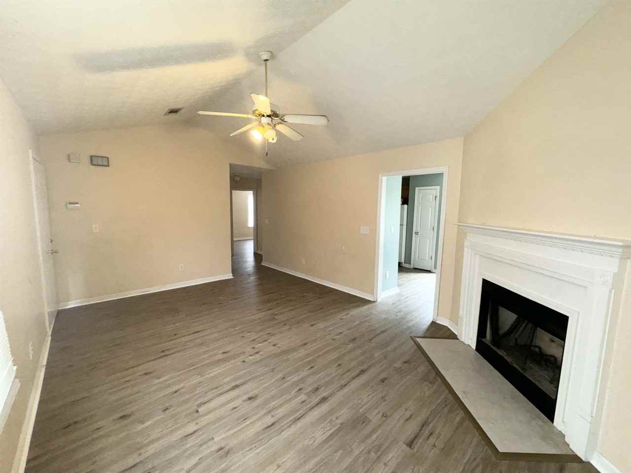 179 Apple Valley Rd #1 - Photo 3 of 12