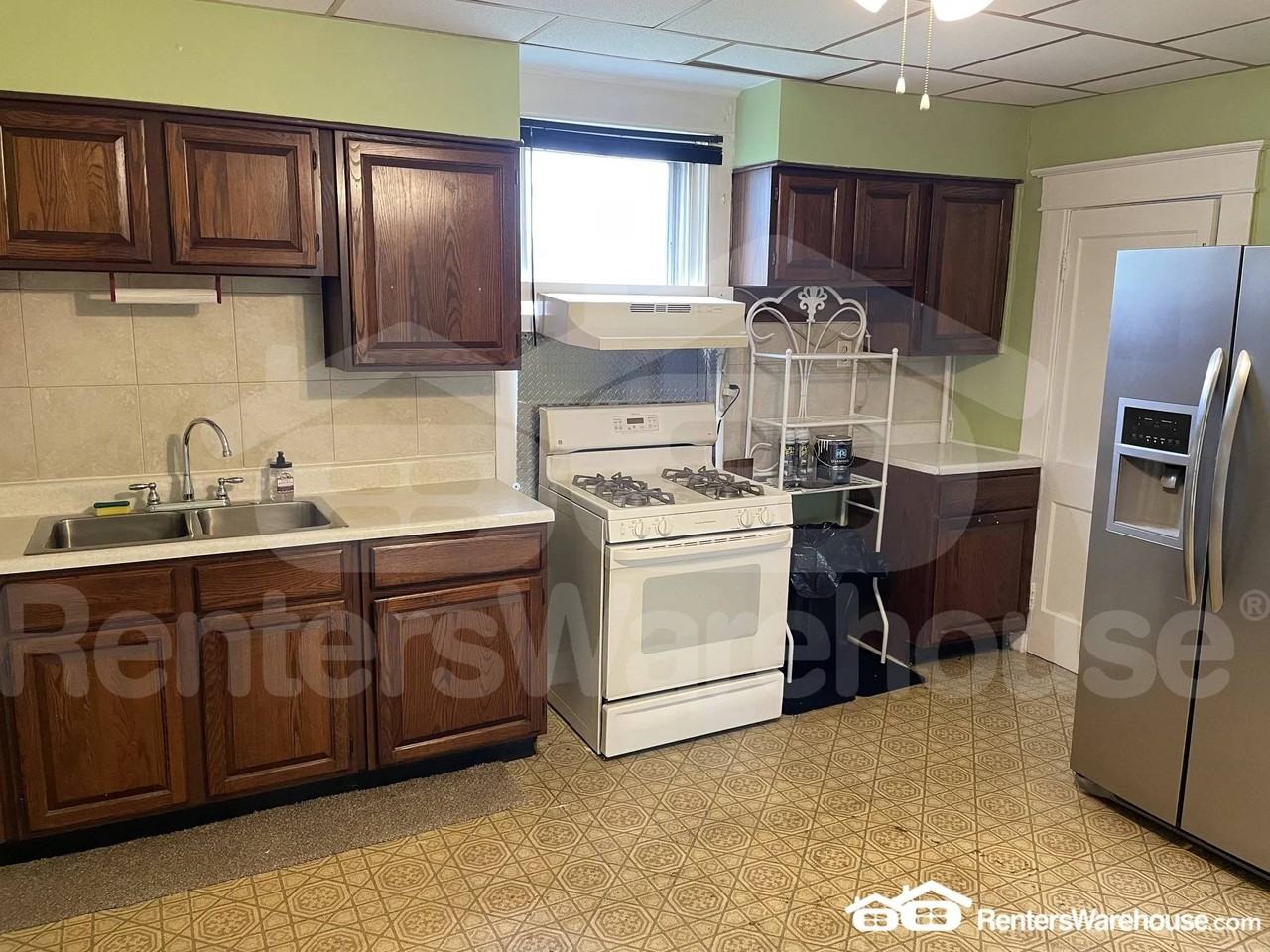 5238 6th St - Photo 3 of 10