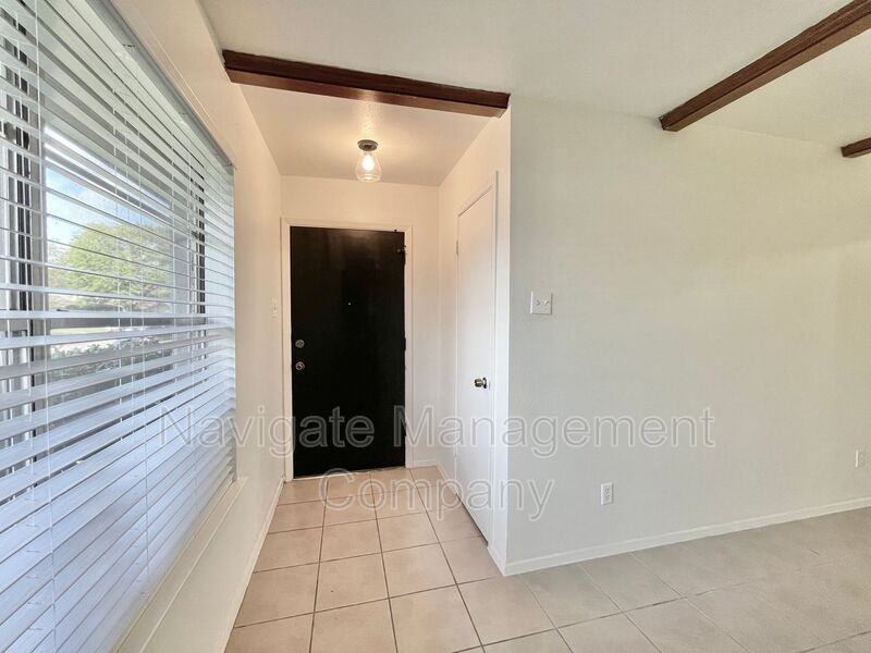 1320 Willow Wood Ct - Photo 3 of 32