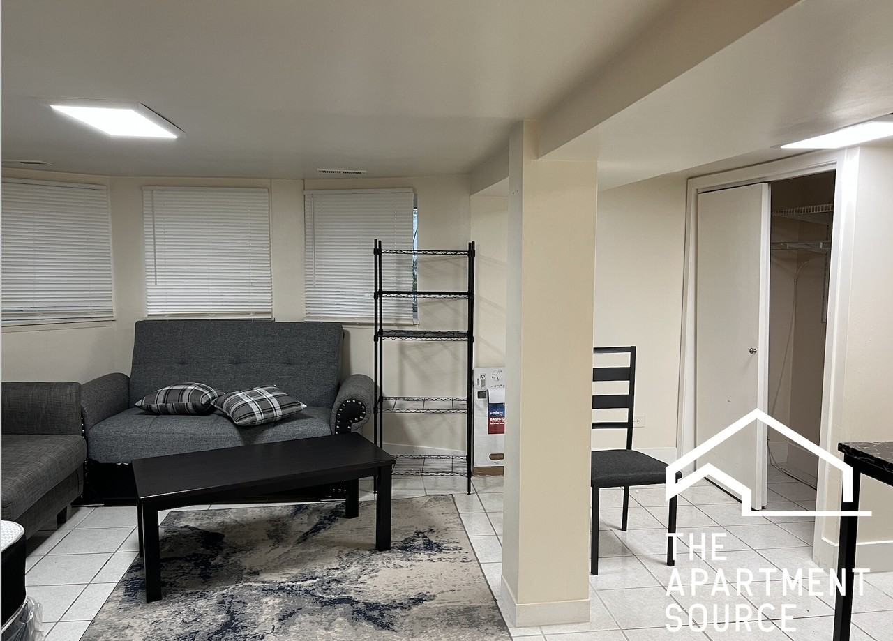 4354 W Roscoe St #G - Photo 3 of 8