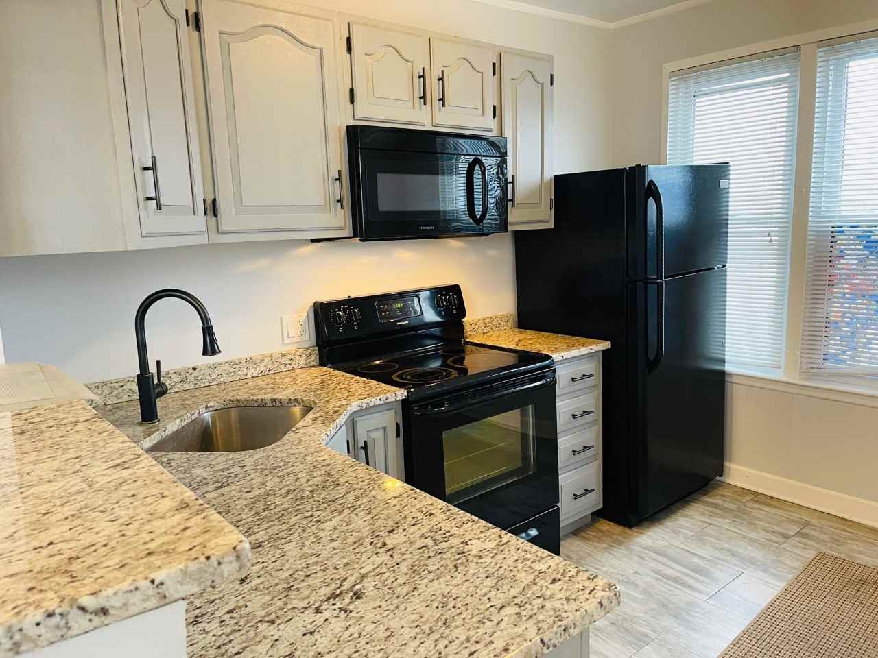 1256 Franklin Rd #2 - Photo 2 of 14